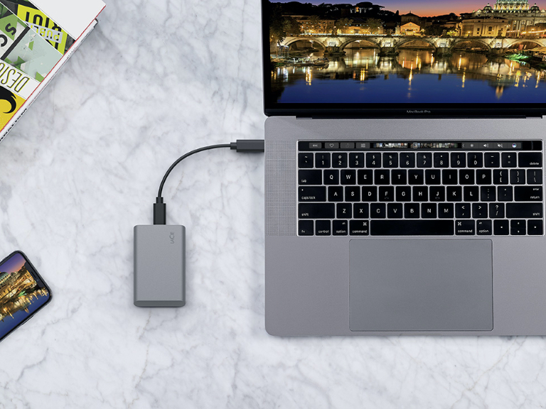 LaCie Mobile Drive USB-C • 4To • Moon Silver